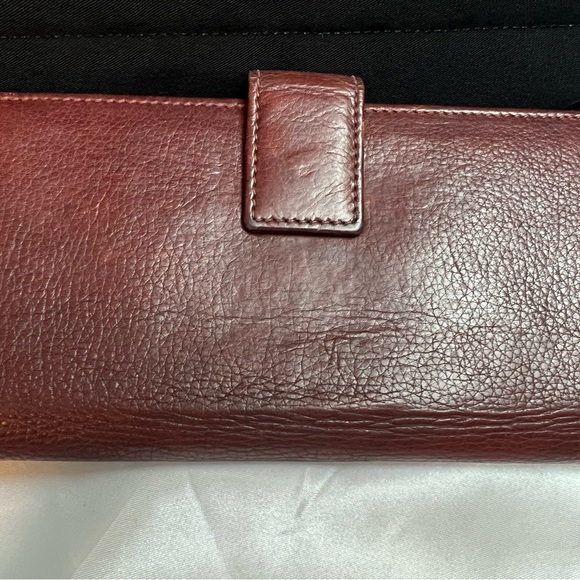 Lovely Gorgeous authentic Gucci deep brown leather wallet - Picture 2 of 6